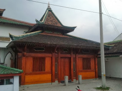 MAKAM MBAH SAMBU 